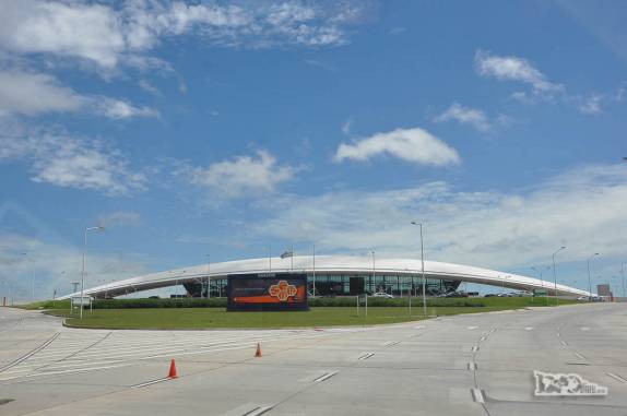 Chegando ao moderno aeroporto de Montevideo, no Uruguai